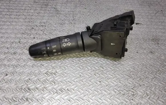 Nissan Primera Indicator stalk 25540AV600