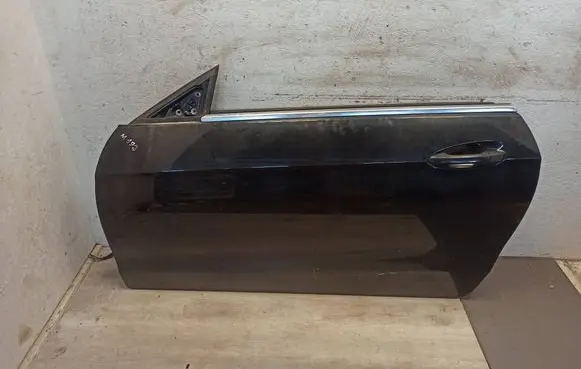 Mercedes-Benz E C207 W207 Front door