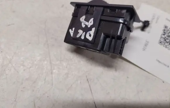 Citroen C4 I Picasso Seat heating switch 96637502XT