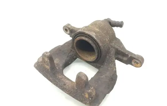 Toyota Avensis T270 Front brake caliper