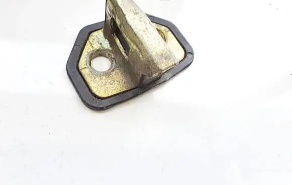 Mitsubishi Carisma Front door lock loop/hook striker 