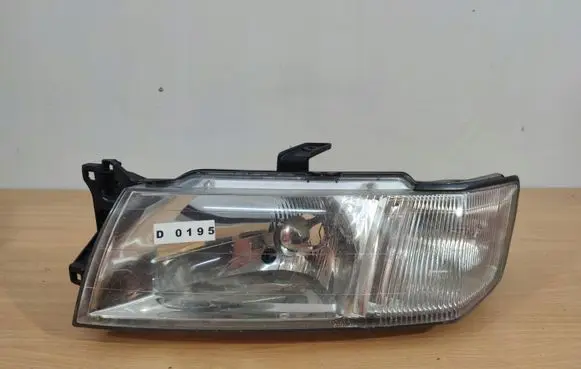 Mitsubishi Space Wagon Headlight/headlamp 10087265