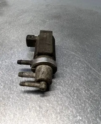 Audi A6 S6 C5 4B Turbo solenoid valve 059906627