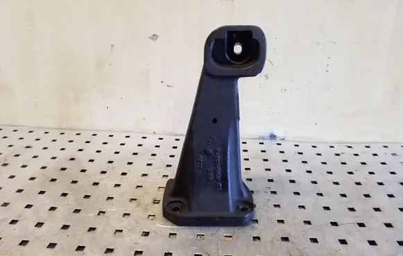 BMW X5 E53 Engine mounting bracket 6761564