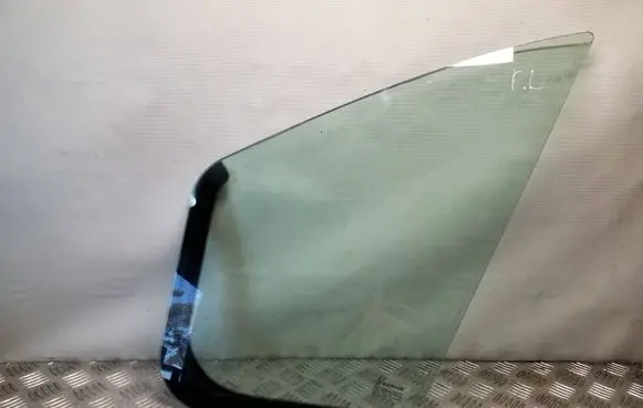 Renault Trafic III (X82) Front door vent window glass four-door 