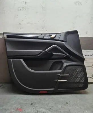 Porsche Cayenne (92A) Front door card panel trim 7P5867011c