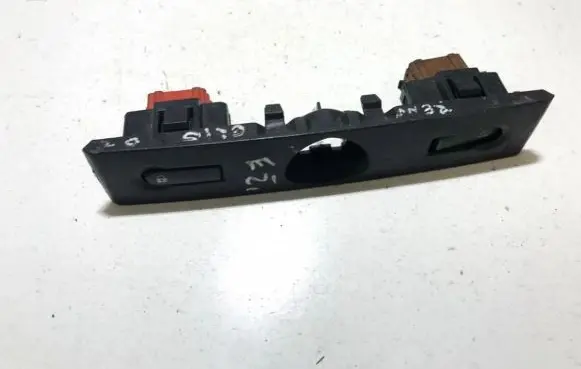 Renault Clio II Windscreen/window heater switch 8200071224 r61953408200071227