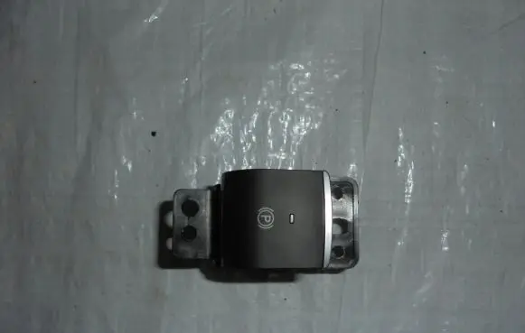 Alfa Romeo Giulia Hand parking brake switch 