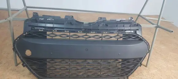 Hyundai i10 Front bumper lower grill AVVEL35612