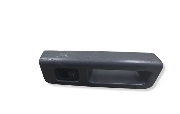 Volvo V50 Electric window control switch 8679477