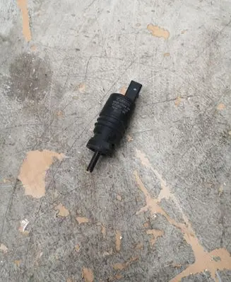 Ford Mustang VI Windscreen/windshield washer pump 8S4317664AA
