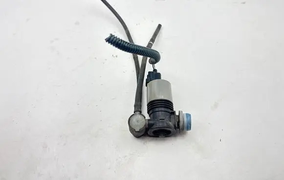 Toyota Auris E180 Windscreen/windshield washer pump 1020974 320517 141017C