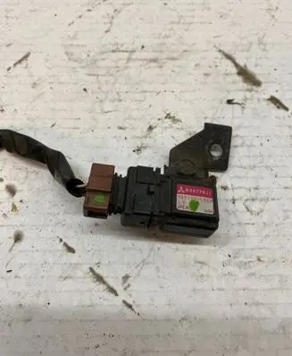 Mitsubishi L200 Air pressure sensor MR577031