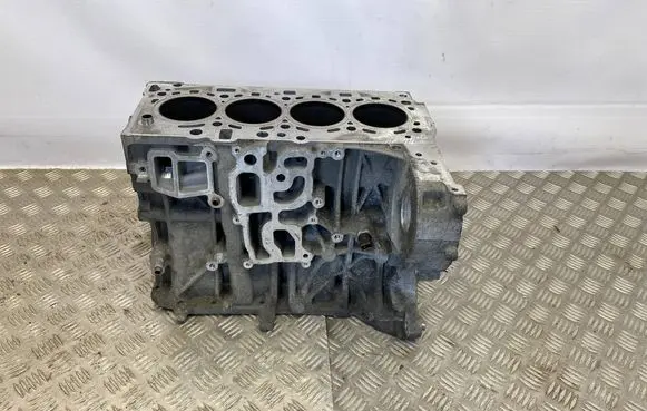 Mini Cooper Countryman R60 Engine block 7823030 N47C16A