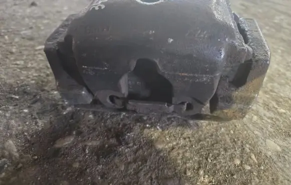 Front brake caliper