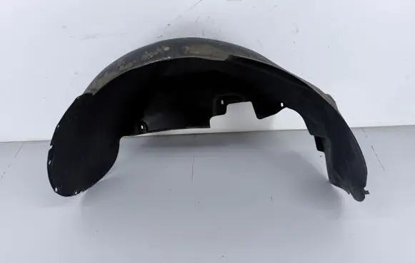 Volkswagen Touareg I Rear arch fender liner splash guards 7L6810972