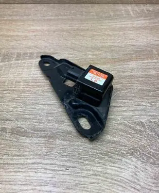 Toyota Prius (XW20) Airbag deployment crash/impact sensor 8917447040 2521000160
