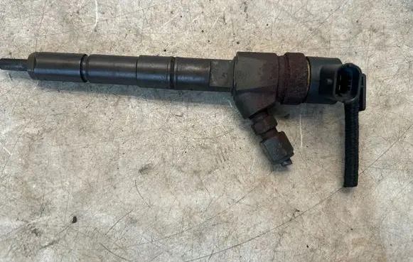 Opel Insignia A Fuel injector 0445110327