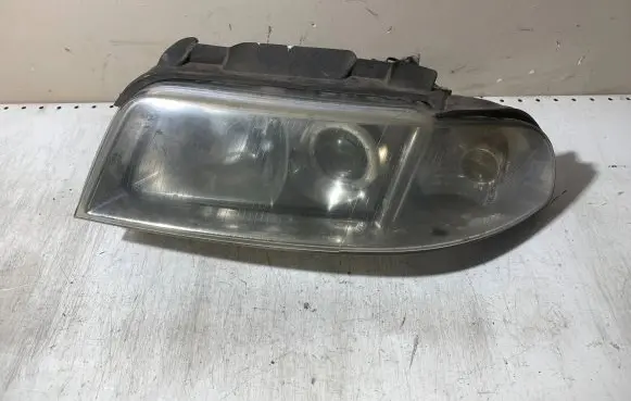 Audi A4 S4 B5 8D Headlight/headlamp