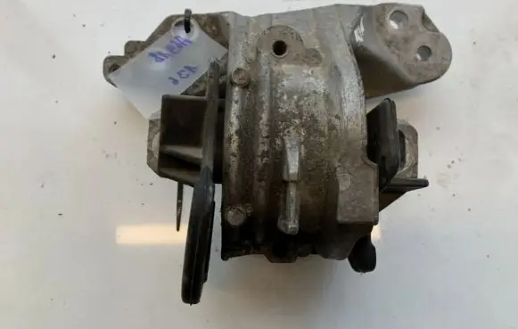 Peugeot 407 Engine mount bracket 326b95