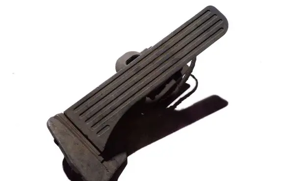 Volkswagen Golf V Accelerator throttle pedal 1K2721503M
