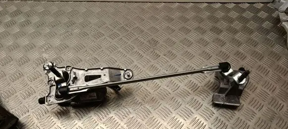 Peugeot 3008 III Front wiper linkage and motor 9843827280