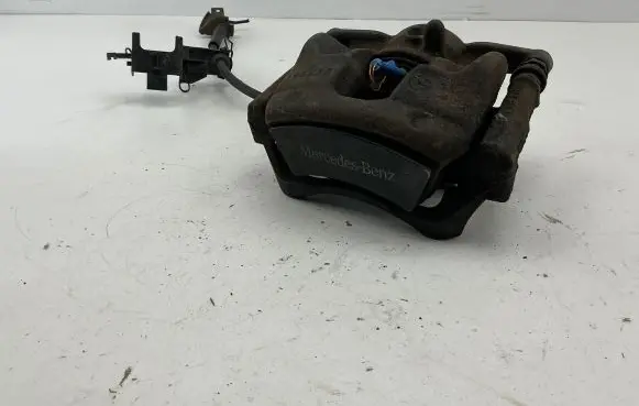 Mercedes-Benz A W176 Front brake caliper A24640
