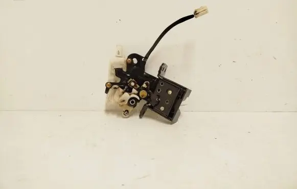 Mazda 3 I Tailgate/trunk/boot lock/catch/latch B6701
