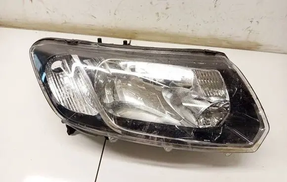 Dacia Sandero Headlight/headlamp 260102523R 00616101