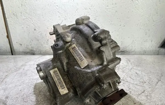 Dodge Challenger Gearbox transfer box case P04591954AF