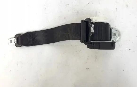 Alfa Romeo Giulia Rear seatbelt