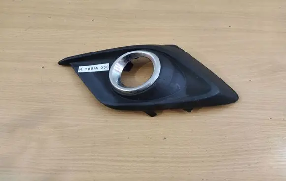Mazda 3 II Front bumper lower grill BJE150C21