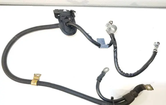Mercedes-Benz C W203 Positive cable (battery) A2035402106 2035402106