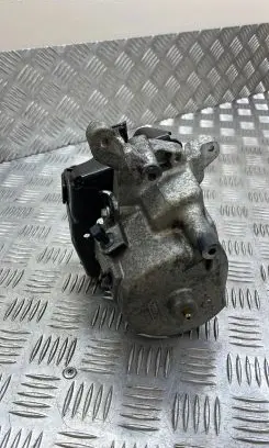 Volvo S60 Fuel filter housing AV6Q9180
