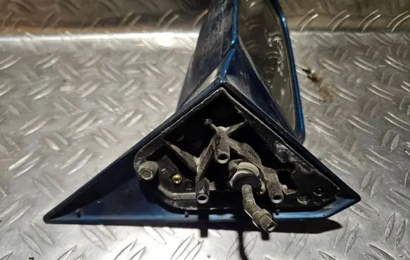 Manual wing mirror