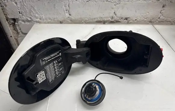 Mercedes-Benz S C217 Fuel tank cap A2175847200