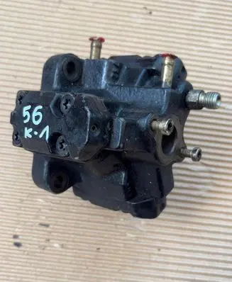 BMW X5 E70 Fuel injection high pressure pump 7787563 0445010009 069915