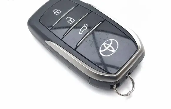 Toyota C-HR II Ignition key/card 