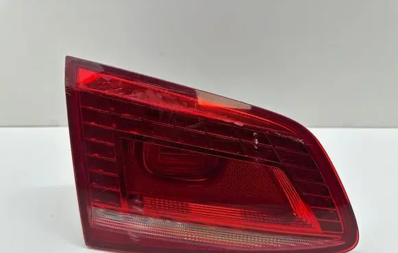 Volkswagen PASSAT B7 Tailgate rear/tail lights