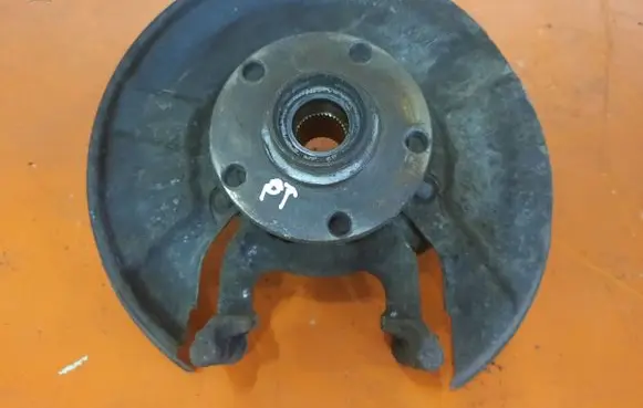 Volkswagen Crafter Front wheel hub spindle knuckle 8E0436