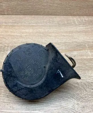 Renault Laguna I Horn signal 42085 WITHPLUG
