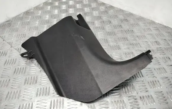 Chevrolet Captiva Foot area side trim 