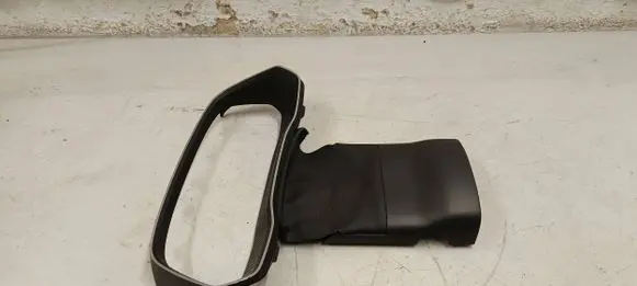 Skoda Octavia Mk4 Steering wheel column trim 5e3858560 5e3858565