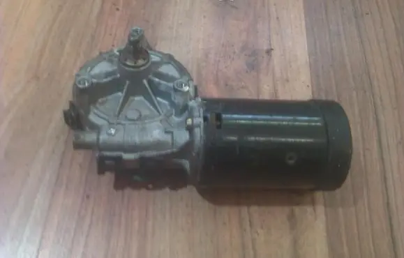 Mercedes-Benz E W210 Wiper motor 0390241420