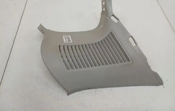 Ford Focus (D) pillar trim (bottom) 4M51N280C47A