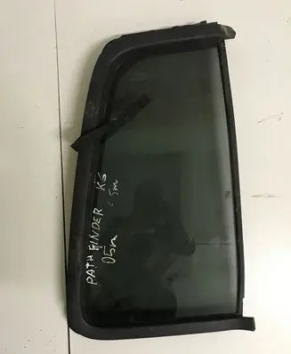 Nissan Pathfinder R50 Rear vent window glass STI298