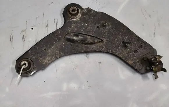 Opel Vivaro Front lower control arm/wishbone