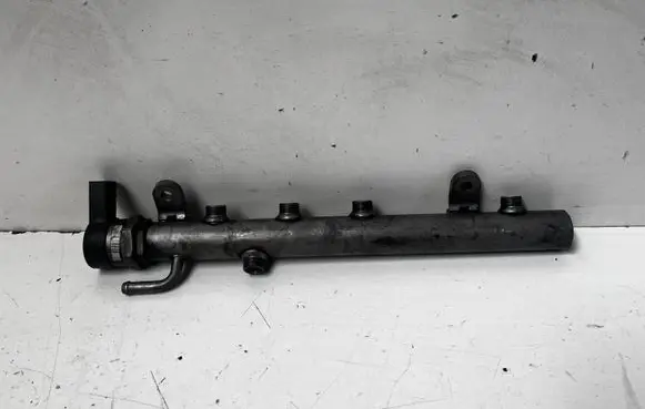 Mercedes-Benz E W211 Fuel main line pipe A6110780449