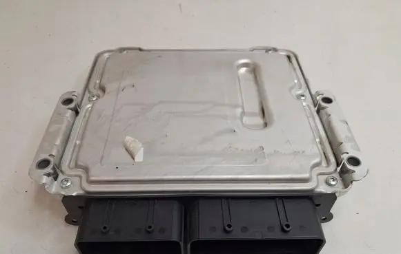 Peugeot Partner III Combustion control unit/module 9866098180