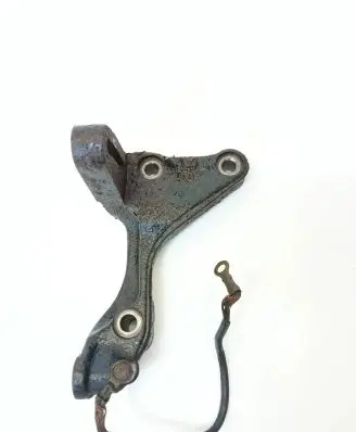 Honda Civic Engine mounting bracket